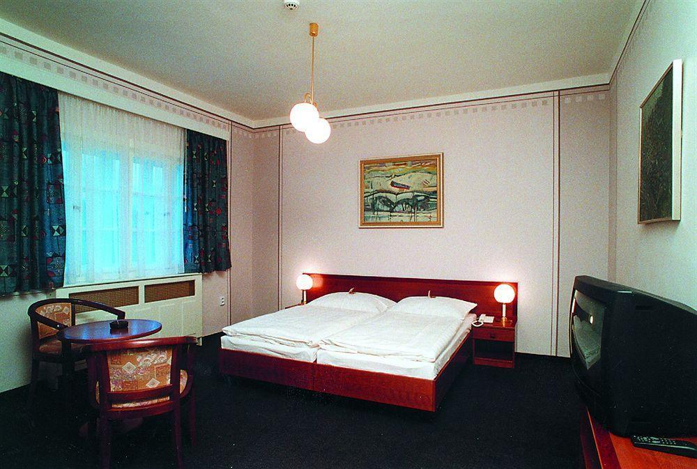 Art Deco Hotel Hoffmann Кладно Экстерьер фото